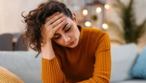 Vitamin B12 Ki Kami Be-chaini Aur Ghabraahat Ka Sabab Ban Sakti Hai