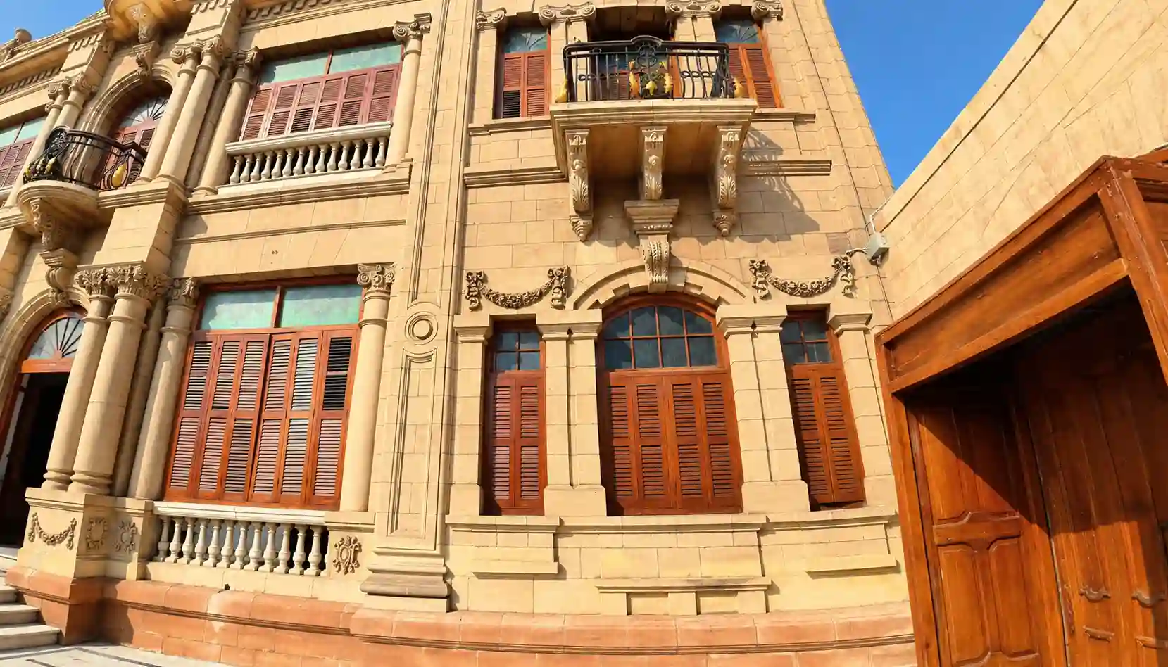Mukhi House ke purane design
