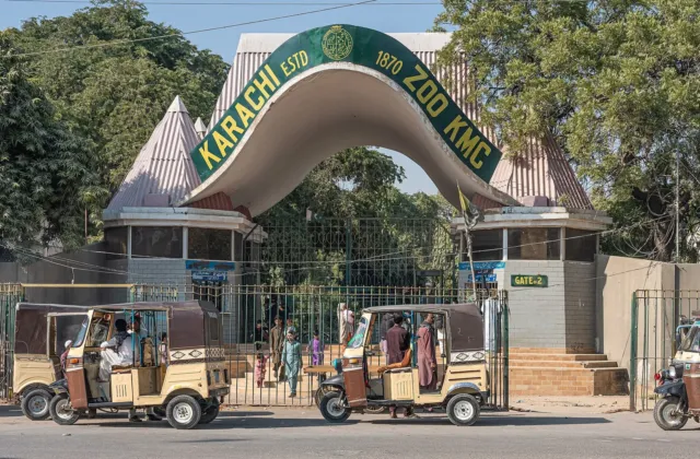 Main entrance gate of Karachi Zoo in Garden East, Karachi