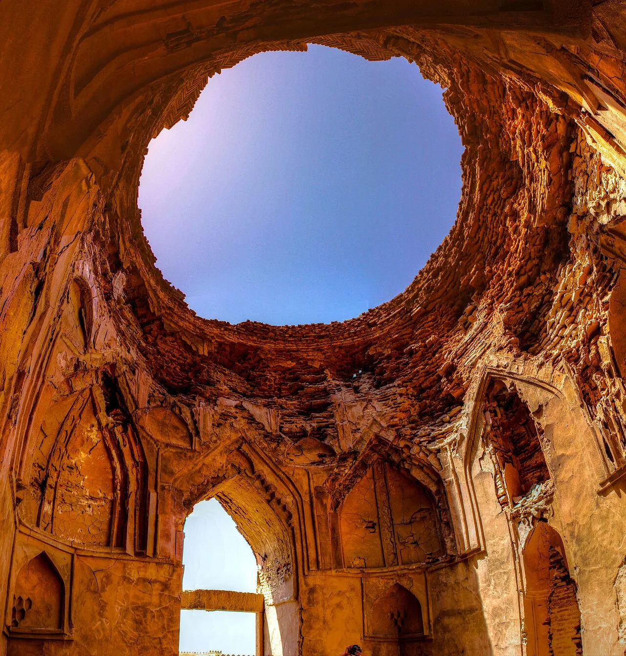 Makli Necropolis: A Guide to the City of the Dead at Thatta