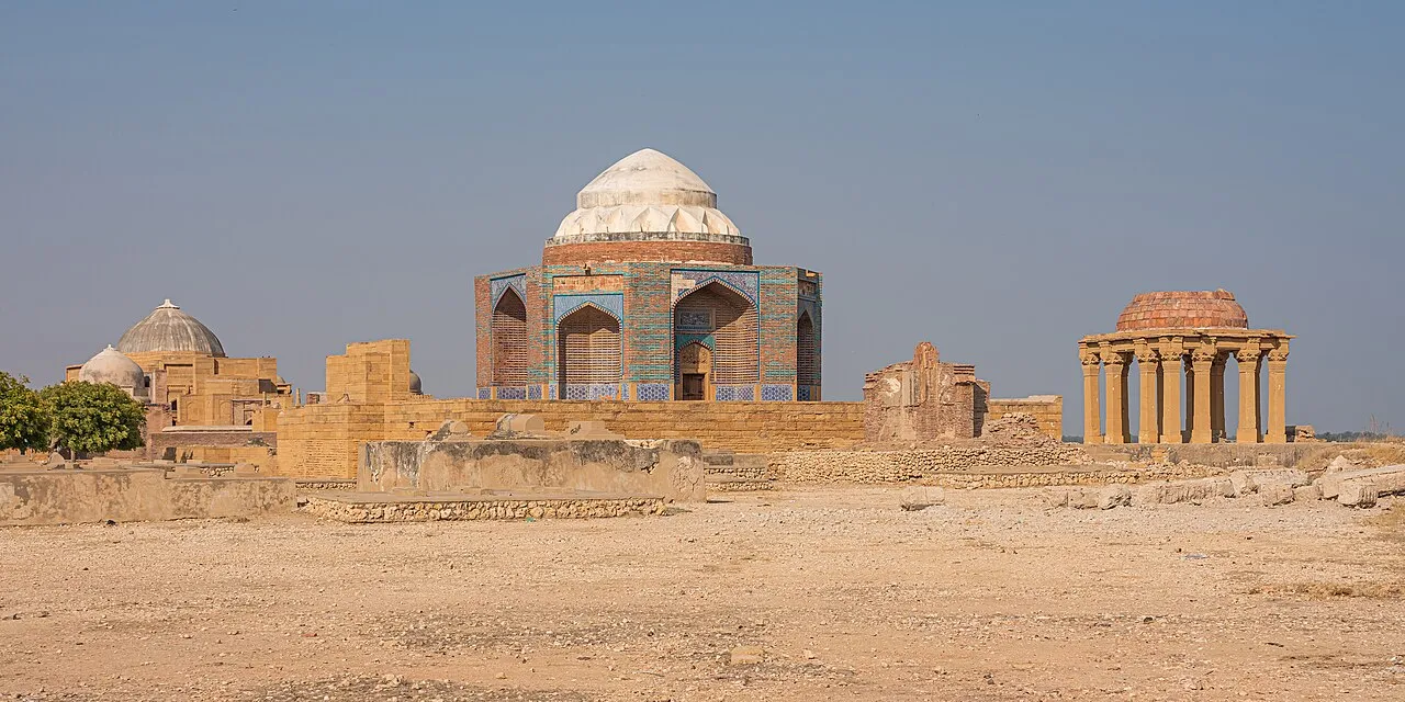 Octagonal brick tomb of Mirza Jani Beg Tarkhan at Makli